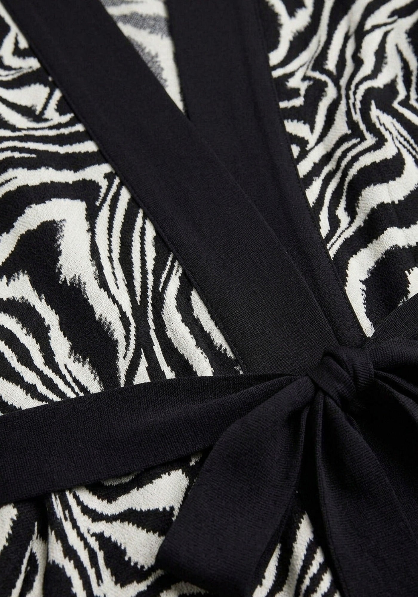 Kimono Schwarz Weiß