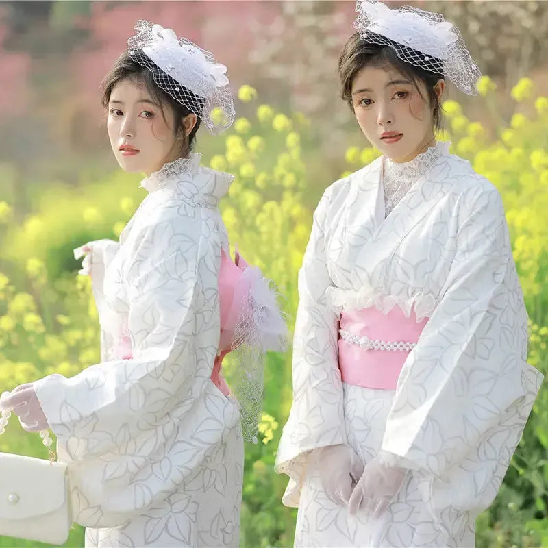 Yukata-Kleid Blumen Weiß